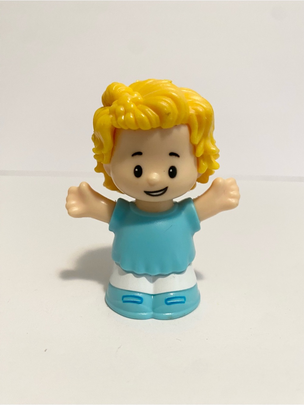 Little People Blonde Kid Dollhouse Figure Fisher Price Playset Doll 4/$20 🛑